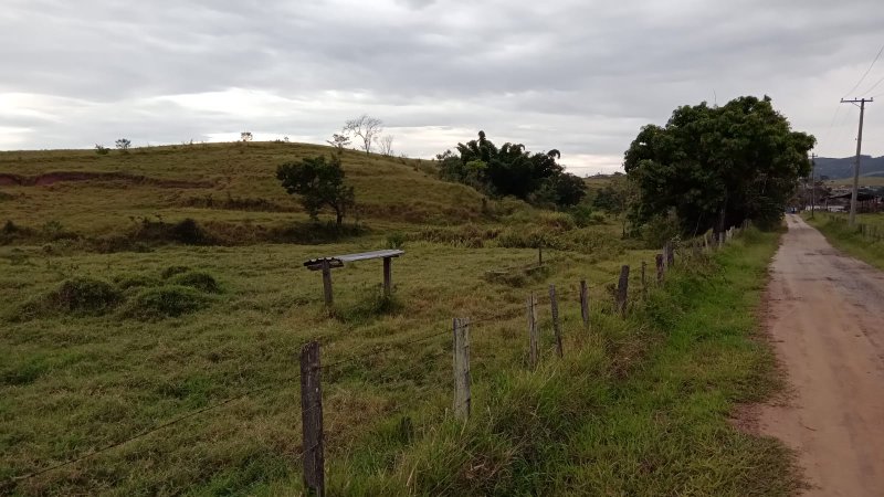 FAZENDA COM 165.29 ALQUEIRES ENTRE SÃO JOSÉ DOS CAMPOS A TAUBATÉ - São José dos Campos - 