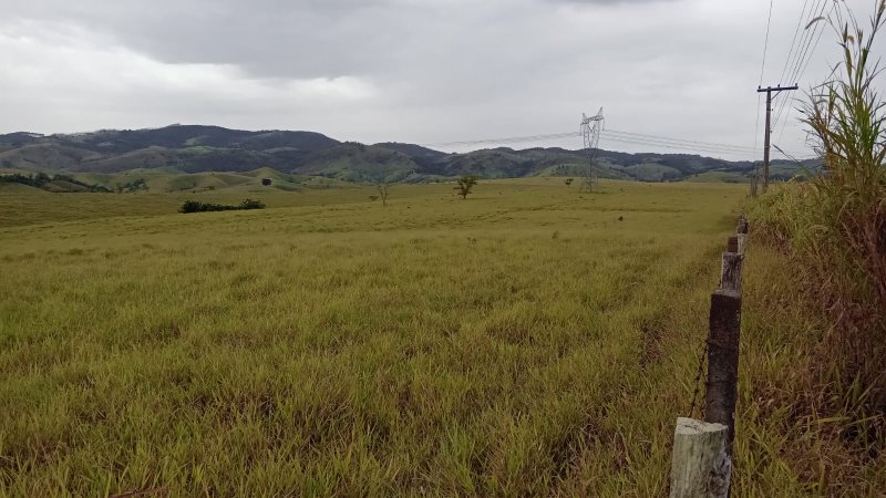 FAZENDA COM 165.29 ALQUEIRES ENTRE SÃO JOSÉ DOS CAMPOS A TAUBATÉ - São José dos Campos - 