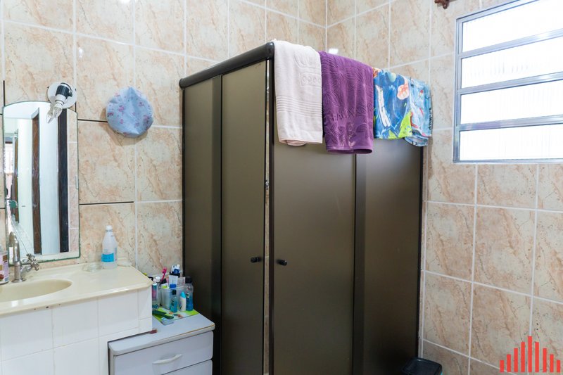 Casa à venda com 70m², 2 dormitórios, 01 banheiro e 01 vaga de garagem Rua Abagiba São Paulo - 
