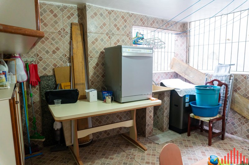 Casa à venda com 70m², 2 dormitórios, 01 banheiro e 01 vaga de garagem Rua Abagiba São Paulo - 