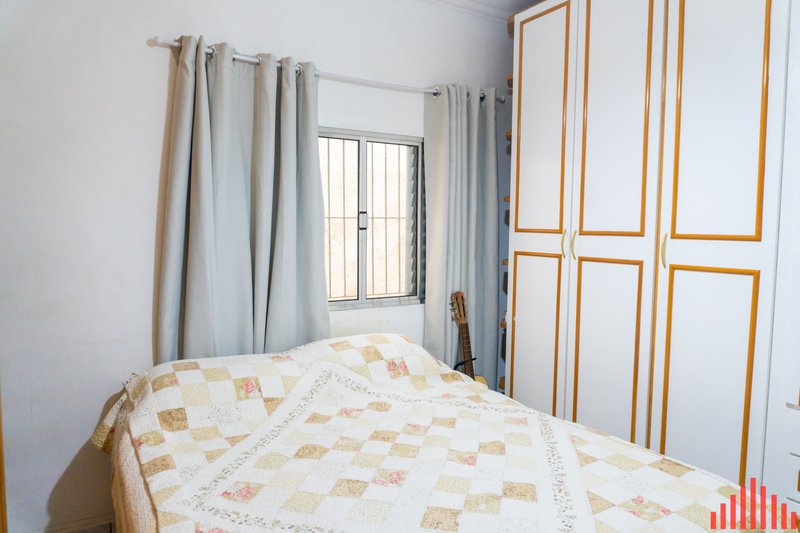 Casa à venda com 70m², 2 dormitórios, 01 banheiro e 01 vaga de garagem Rua Abagiba São Paulo - 
