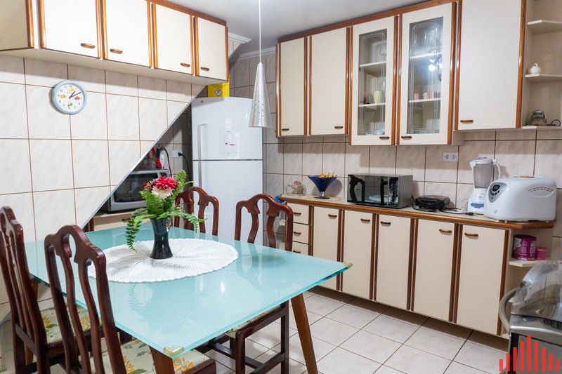 Casa à venda com 70m², 2 dormitórios, 01 banheiro e 01 vaga de garagem Rua Abagiba São Paulo - 