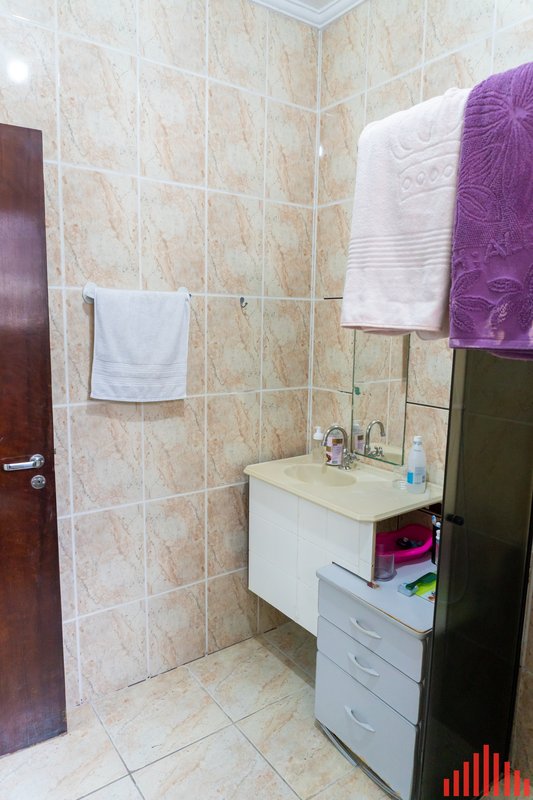 Casa à venda com 70m², 2 dormitórios, 01 banheiro e 01 vaga de garagem Rua Abagiba São Paulo - 