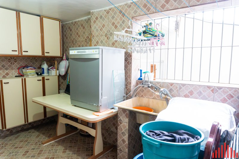 Casa à venda com 70m², 2 dormitórios, 01 banheiro e 01 vaga de garagem Rua Abagiba São Paulo - 
