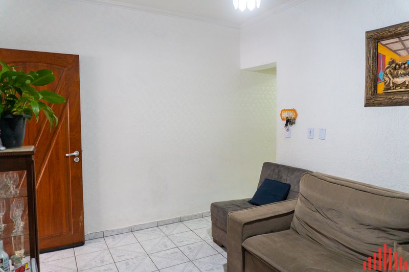 Casa à venda com 70m², 2 dormitórios, 01 banheiro e 01 vaga de garagem Rua Abagiba São Paulo - 