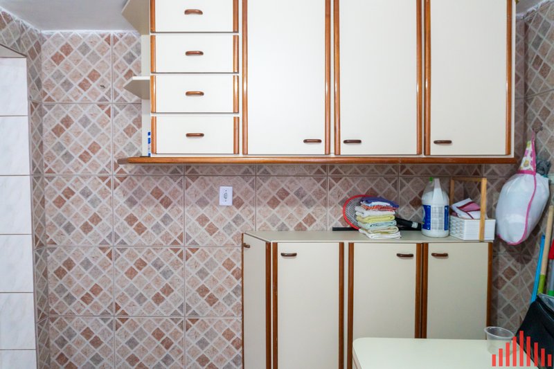 Casa à venda com 70m², 2 dormitórios, 01 banheiro e 01 vaga de garagem Rua Abagiba São Paulo - 