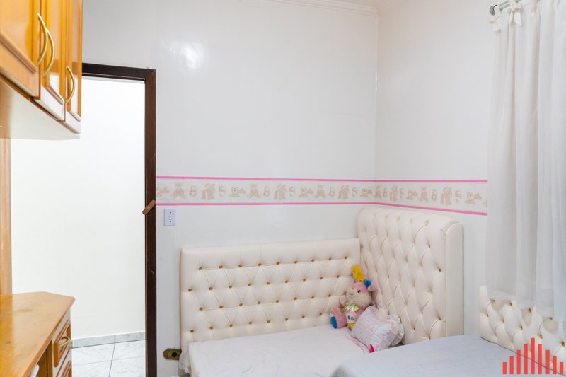 Casa à venda com 70m², 2 dormitórios, 01 banheiro e 01 vaga de garagem Rua Abagiba São Paulo - 