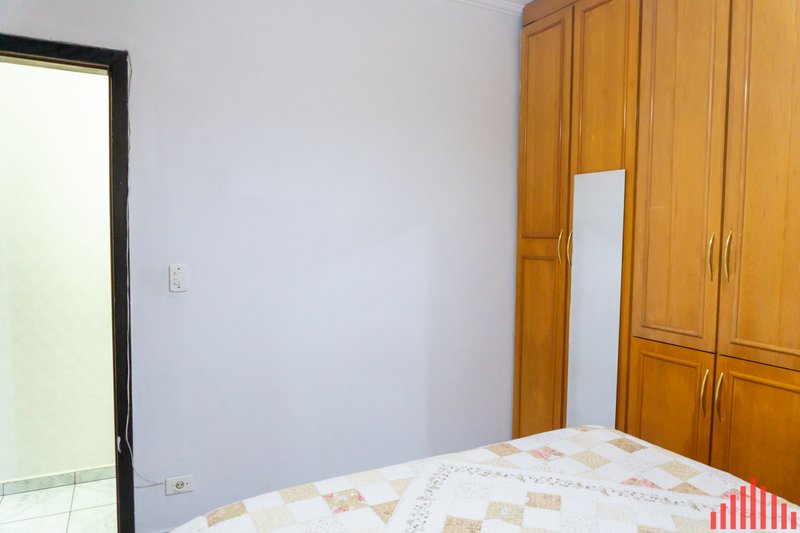 Casa à venda com 70m², 2 dormitórios, 01 banheiro e 01 vaga de garagem Rua Abagiba São Paulo - 