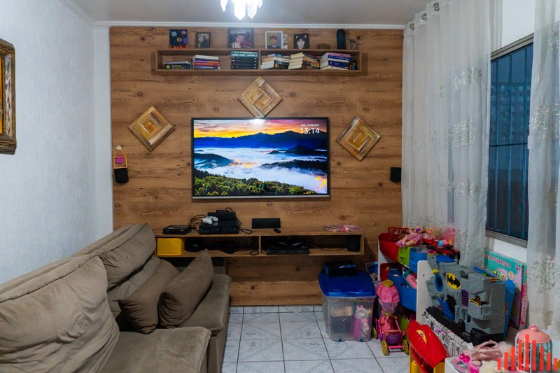 Casa à venda com 70m², 2 dormitórios, 01 banheiro e 01 vaga de garagem Rua Abagiba São Paulo - 