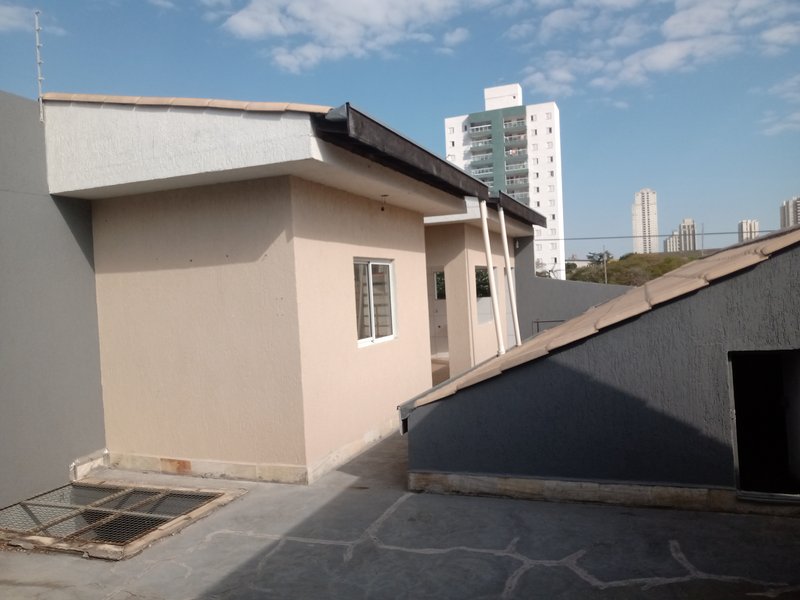 CASA NO PARQUE INDUSTRIAL EM SÃO JOSÉ DOS CAMPOS, S.P - São José dos Campos - 