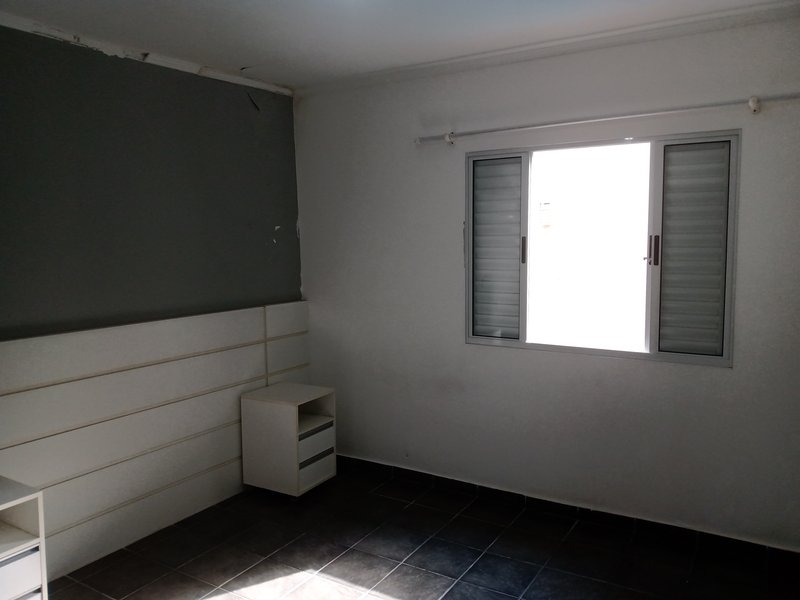 CASA NO PARQUE INDUSTRIAL EM SÃO JOSÉ DOS CAMPOS, S.P - São José dos Campos - 