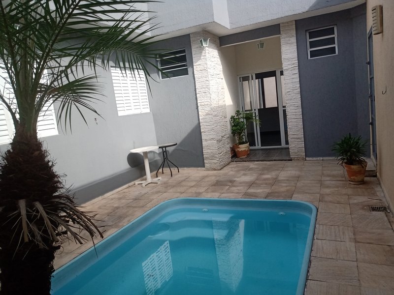CASA NO PARQUE INDUSTRIAL EM SÃO JOSÉ DOS CAMPOS, S.P - São José dos Campos - 