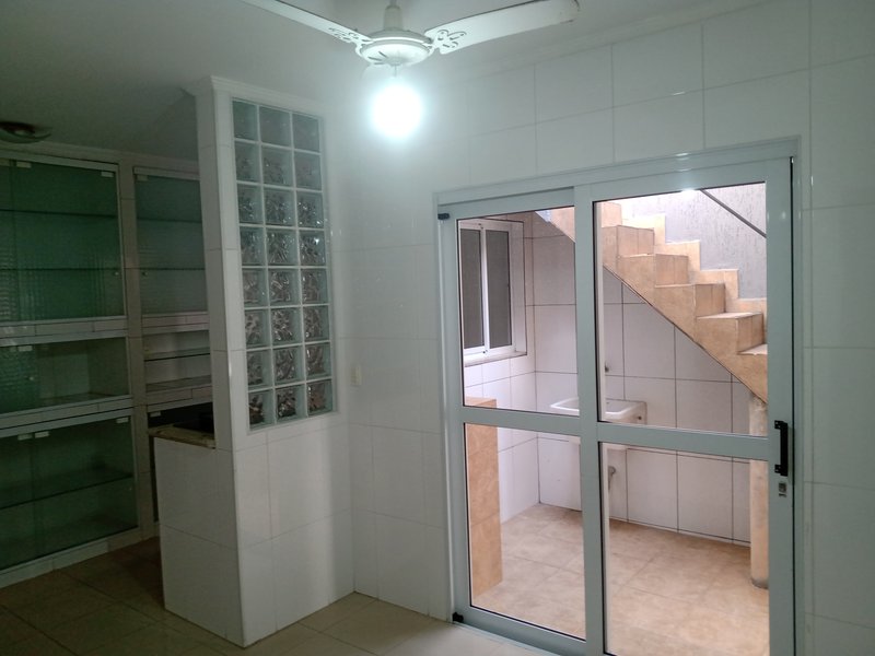 CASA NO PARQUE INDUSTRIAL EM SÃO JOSÉ DOS CAMPOS, S.P - São José dos Campos - 