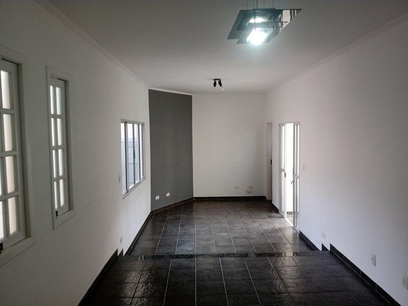 CASA NO PARQUE INDUSTRIAL EM SÃO JOSÉ DOS CAMPOS, S.P - São José dos Campos - 