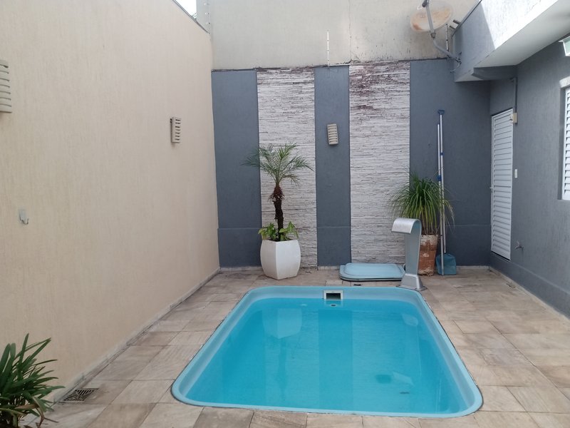 CASA NO PARQUE INDUSTRIAL EM SÃO JOSÉ DOS CAMPOS, S.P - São José dos Campos - 