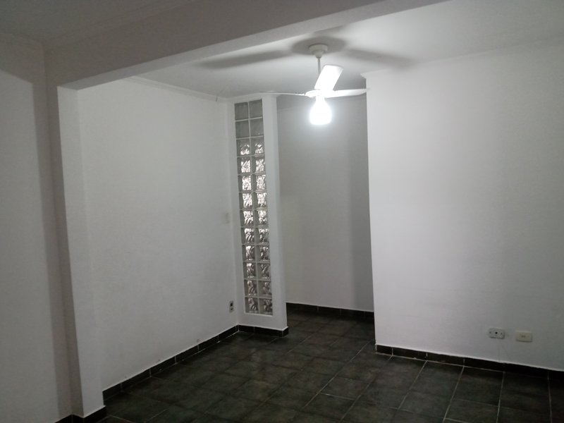 CASA NO PARQUE INDUSTRIAL EM SÃO JOSÉ DOS CAMPOS, S.P - São José dos Campos - 
