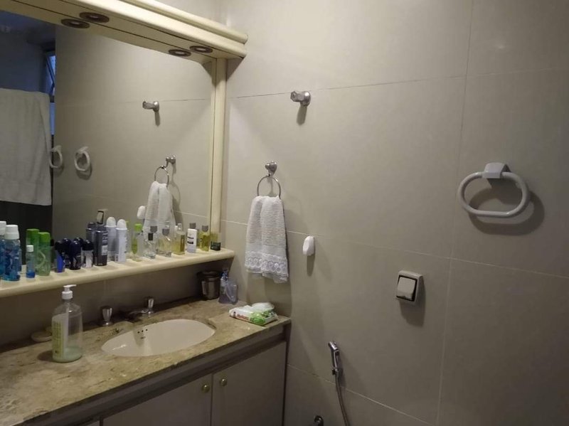 4 dorm, 1 suíte + 1 banheiro social, lavabo1 vaga 100m² Rua Baronesa de Itu São Paulo - 