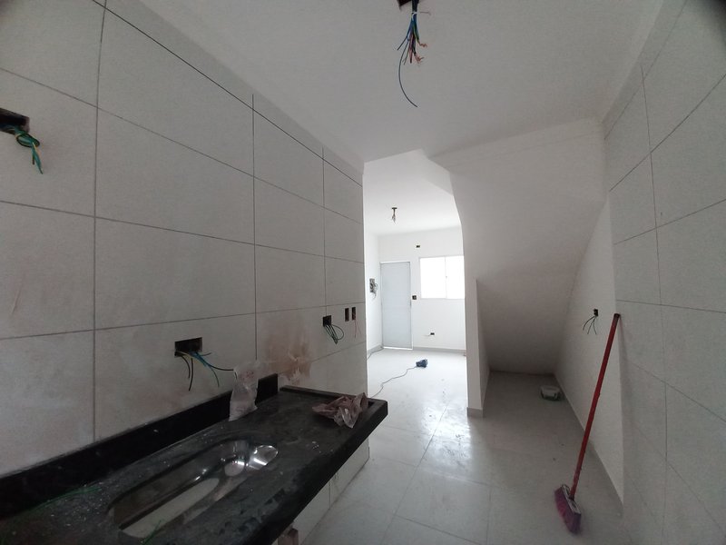 Casa de condomínio á venda, 2 dormitórios, 52, 1 vaga de Garagem ! Rua Heitor Vila-Lobos Praia Grande - 