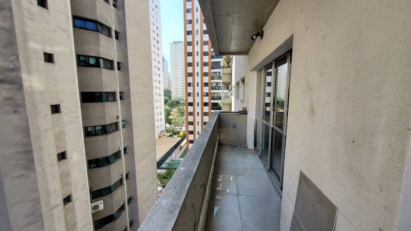 3 dormitórios, 2 banheiros e 1 vaga, 100m² Avenida Ibijaú São Paulo - 