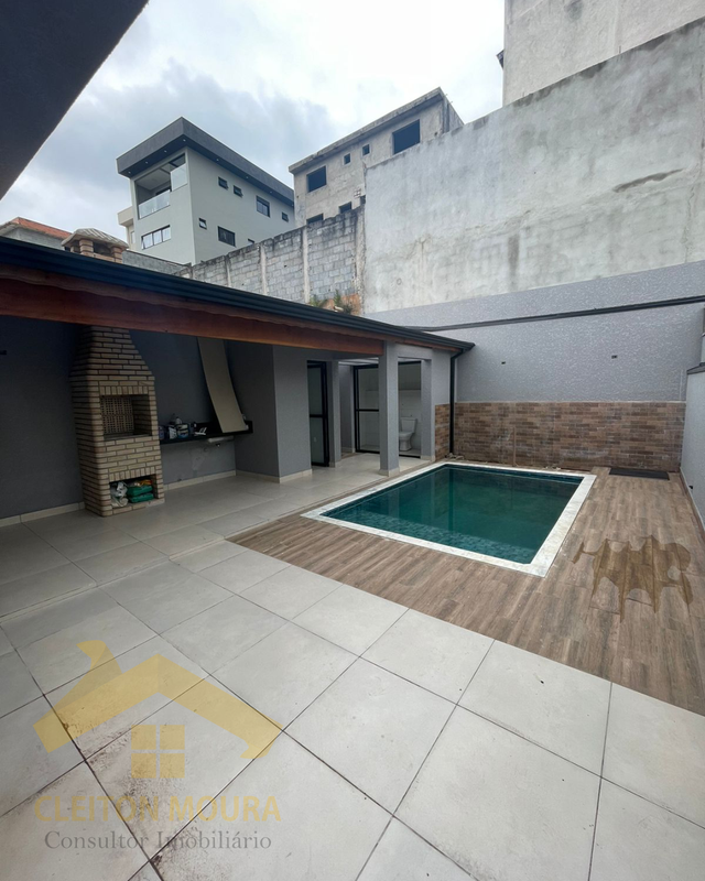 Casa com Piscina à Venda em Cajamar, no Portal dos Ipês Rua das Cravinas Cajamar - 