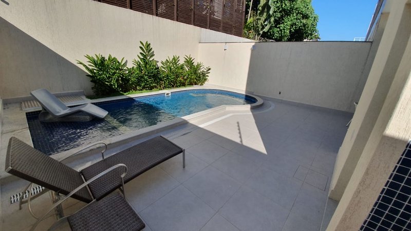 Casa em condomínio com 4 suítes e Piscina Privativa - LOCAÇÃO DIÁRIA - São Sebastião - 