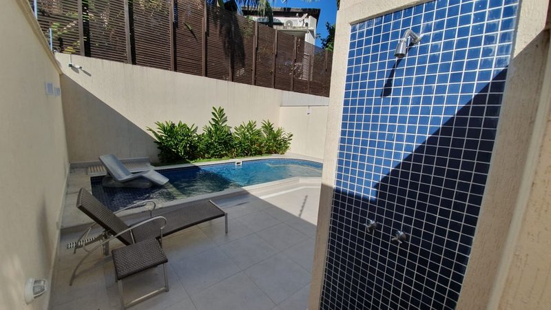 Casa em condomínio com 4 suítes e Piscina Privativa - LOCAÇÃO DIÁRIA - São Sebastião - 