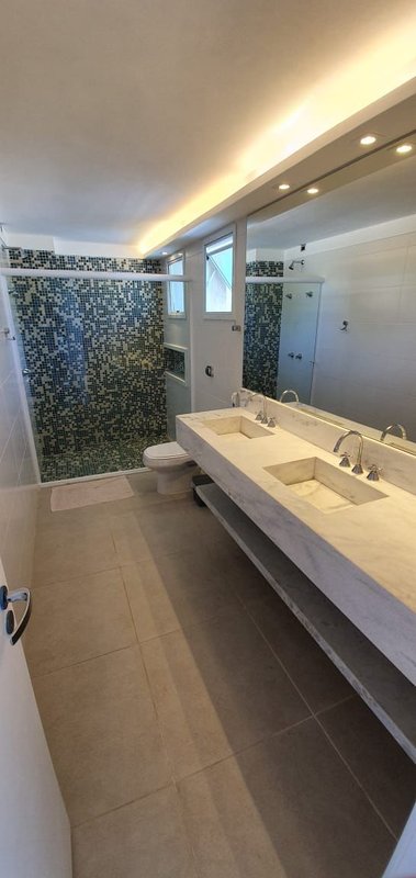 Casa em condomínio com 4 suítes e Piscina Privativa - LOCAÇÃO DIÁRIA - São Sebastião - 