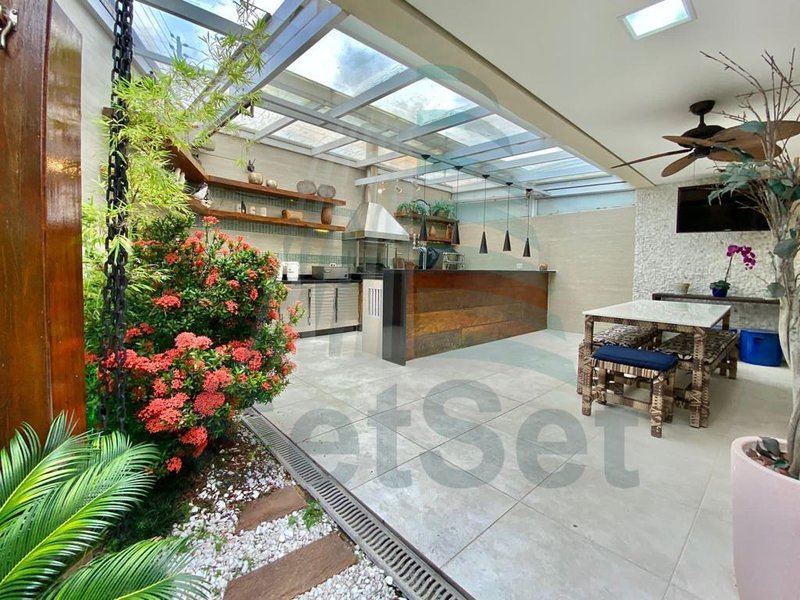 Casa em condomínio com 4 dormitórios sendo 4 suítes  - Enseada  - Guarujá/SP - Guarujá - 
