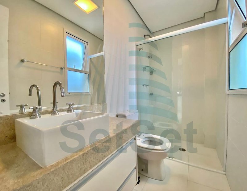 Casa em condomínio com 4 dormitórios sendo 4 suítes  - Enseada  - Guarujá/SP - Guarujá - 