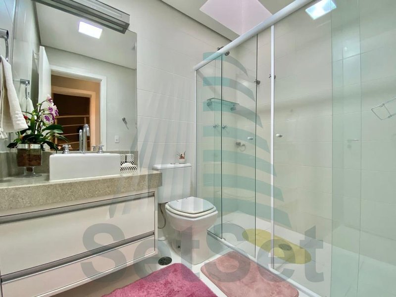 Casa em condomínio com 4 dormitórios sendo 4 suítes  - Enseada  - Guarujá/SP - Guarujá - 