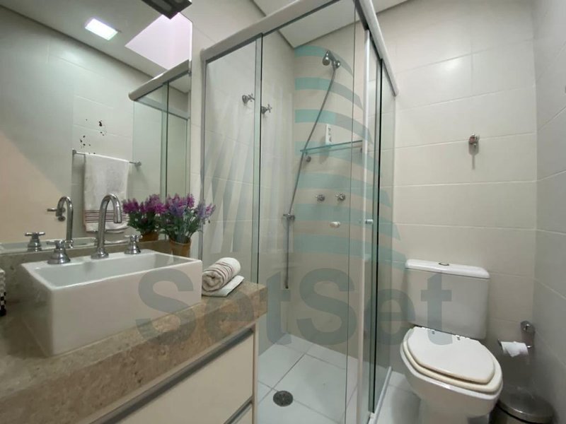 Casa em condomínio com 4 dormitórios sendo 4 suítes  - Enseada  - Guarujá/SP - Guarujá - 