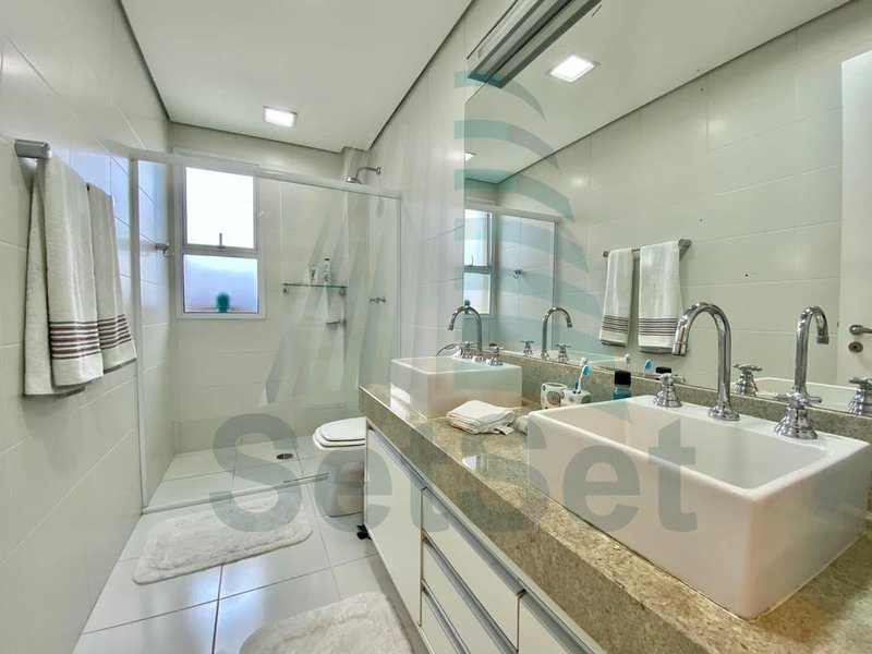 Casa em condomínio com 4 dormitórios sendo 4 suítes  - Enseada  - Guarujá/SP - Guarujá - 