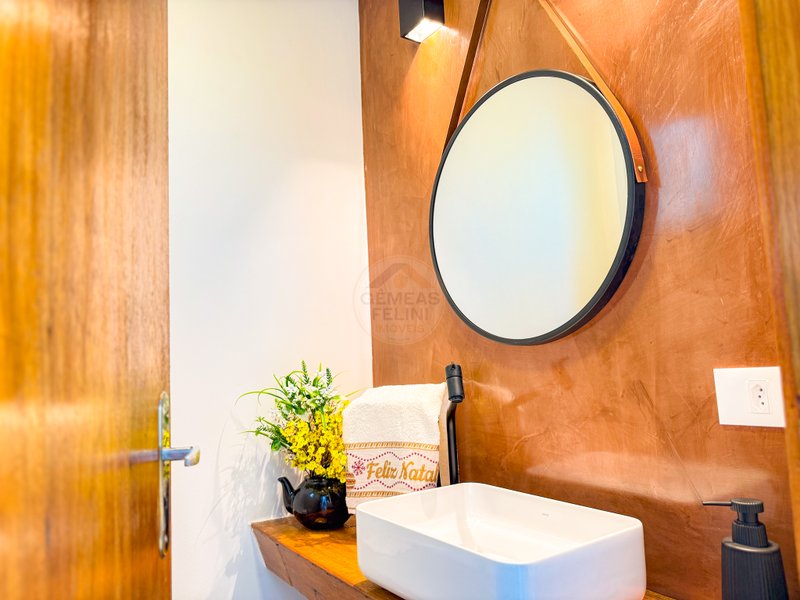 Casa em condominio, ofuro e piscina privativa e Localiza&ccedil;&atilde;o Privilegiada - DI&Aacute;RIA  São Sebastião - 