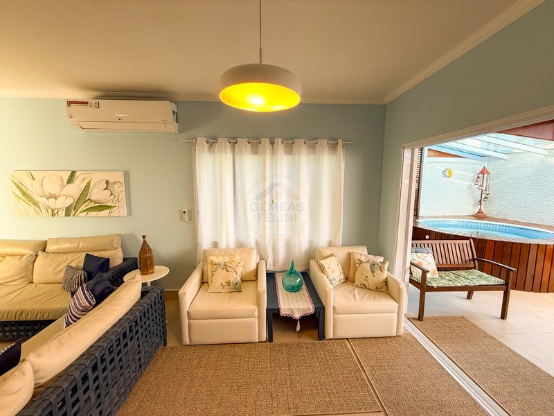 Casa em condominio, ofuro e piscina privativa e Localiza&ccedil;&atilde;o Privilegiada - DI&Aacute;RIA  São Sebastião - 