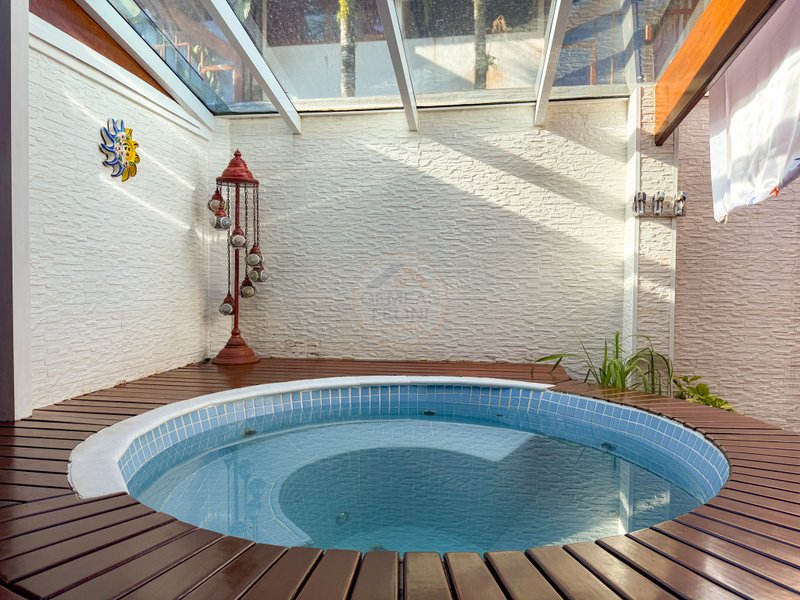 Casa em condominio, ofuro e piscina privativa e Localiza&ccedil;&atilde;o Privilegiada - DI&Aacute;RIA  São Sebastião - 