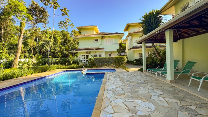 Casa em condominio, ofuro e piscina privativa e Localiza&ccedil;&atilde;o Privilegiada - DI&Aacute;RIA  São Sebastião - 