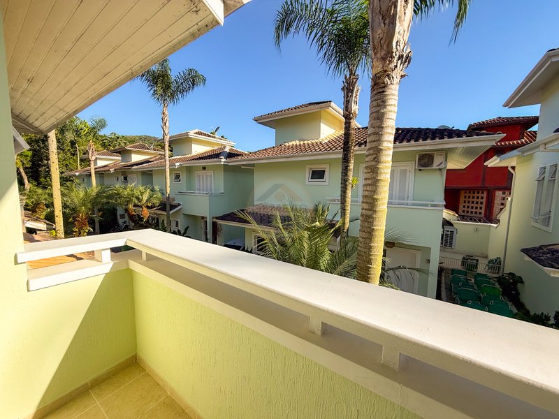 Casa em condominio, ofuro e piscina privativa e Localiza&ccedil;&atilde;o Privilegiada - DI&Aacute;RIA  São Sebastião - 