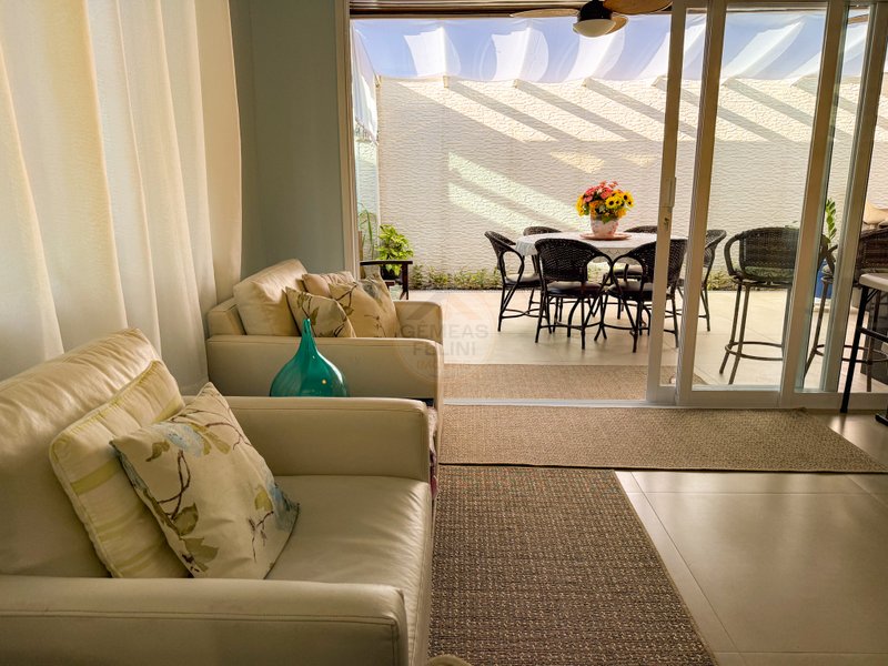 Casa em condominio, ofuro e piscina privativa e Localiza&ccedil;&atilde;o Privilegiada - DI&Aacute;RIA  São Sebastião - 