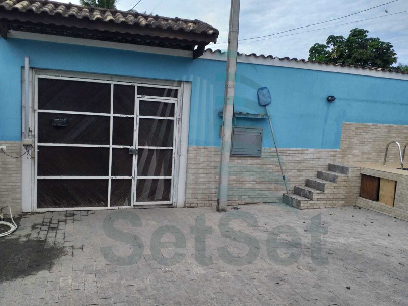 Casa 3 dormitórios sendo 1 suíte para locação ou venda - Praia do Pernambuco - Guarujá/SP - Guarujá - 
