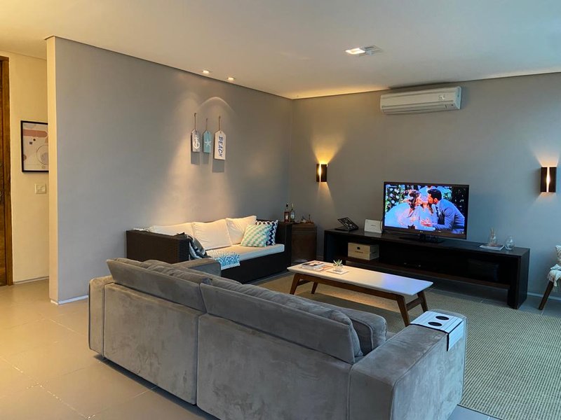 Casa em Condomínio com 4 Suítes na Praia de Juquehy À Venda Rua Dionisio Benedito Faustino São Sebastião - 