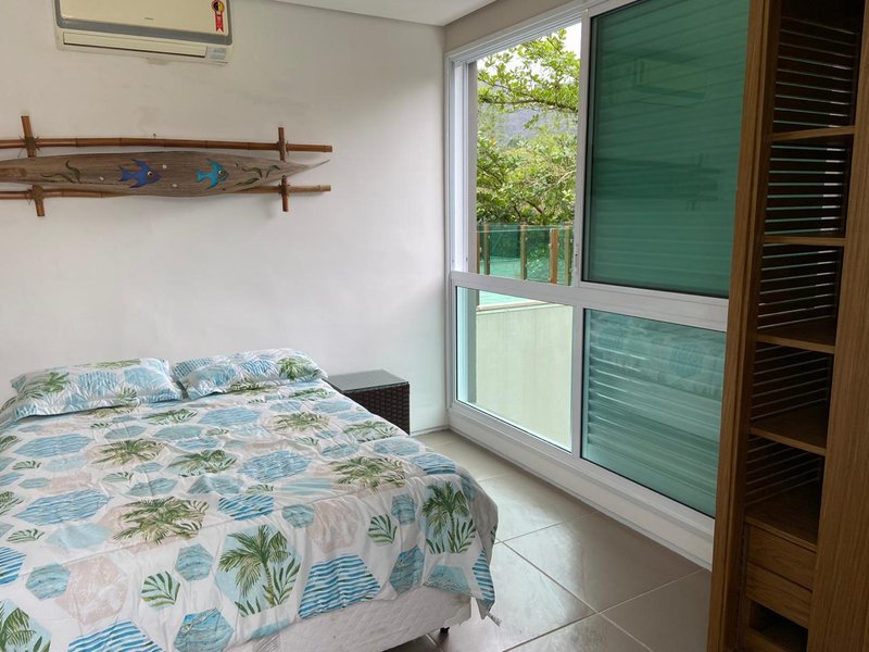 Casa em Condomínio com 4 Suítes na Praia de Juquehy À Venda Rua Dionisio Benedito Faustino São Sebastião - 