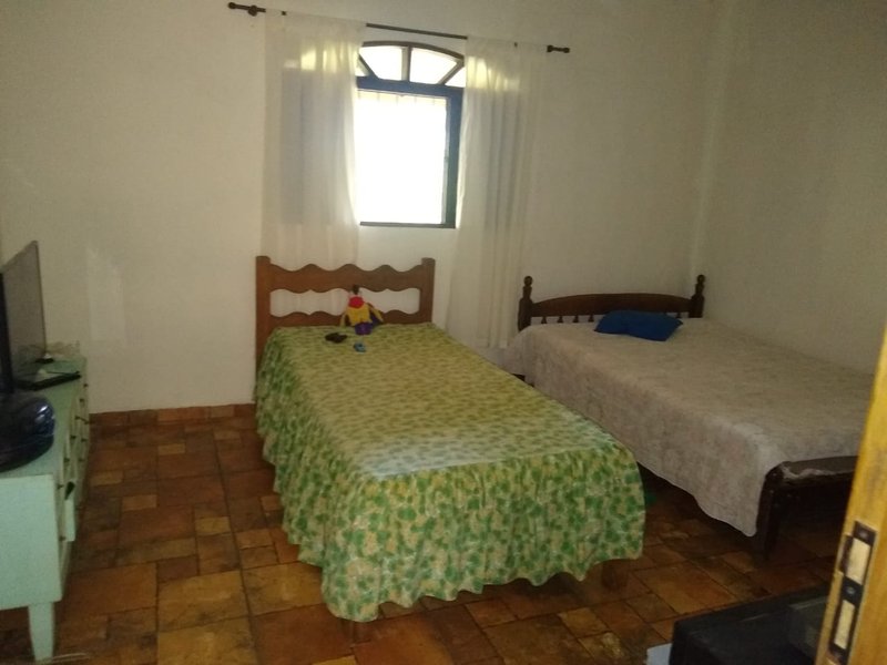 CHÁCARA COM 21.000 METROS EM CAÇAPAVA, S.P - Caçapava - 