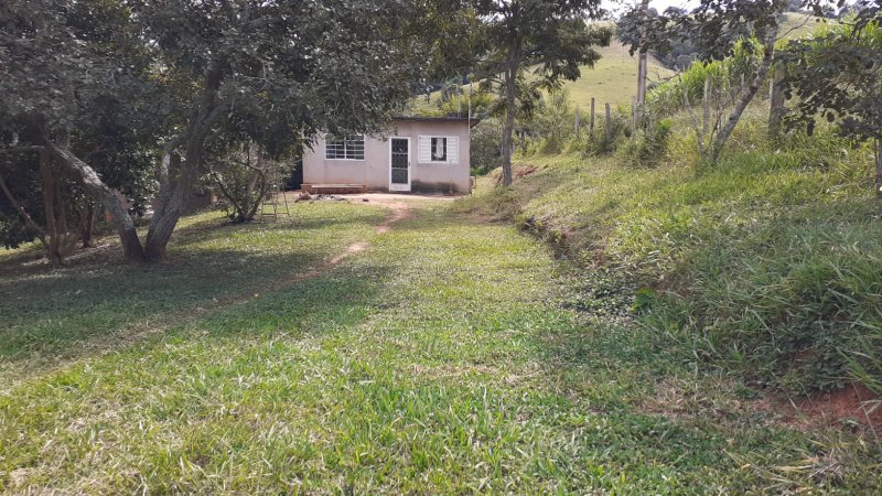 CHÁCARA COM 21.000 METROS EM CAÇAPAVA, S.P - Caçapava - 