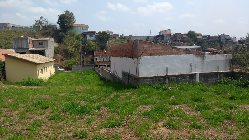 CHÁCARA COM 1.260 METROS EM SÃO JOSÉ DOS CAMPOS, S.P - São José dos Campos - 