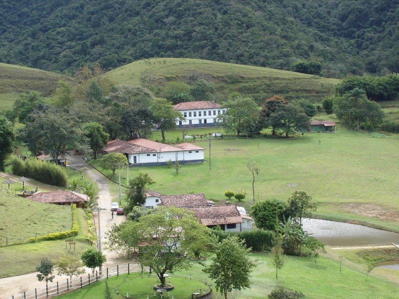 FAZENDA CENTENÁRIA COM 64 ALQUEIRES EM LORENA, S.P - Lorena - 