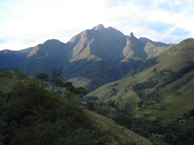 FAZENDA CENTENÁRIA COM 64 ALQUEIRES EM LORENA, S.P - Lorena - 