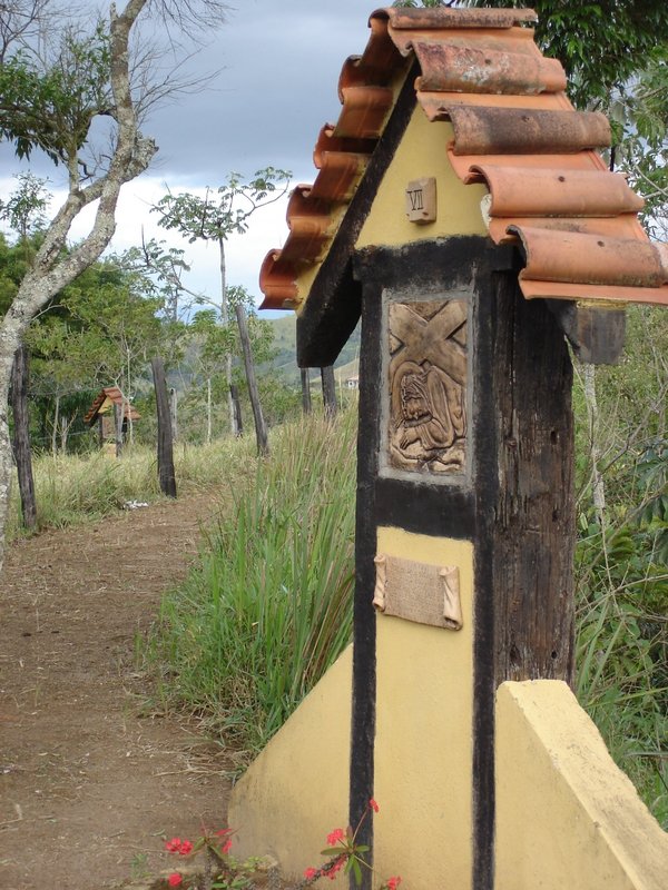 FAZENDA CENTENÁRIA COM 64 ALQUEIRES EM LORENA, S.P - Lorena - 