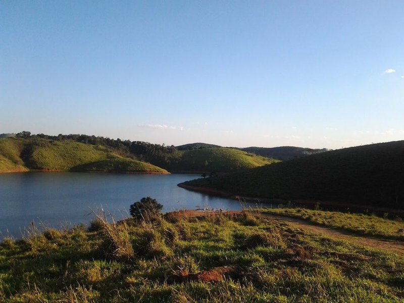 ÁREA RURAL COM 30.000 METROS  BEIRA DA REPRESA EM JAMBEIRO, S.P - JAMBEIRO - 