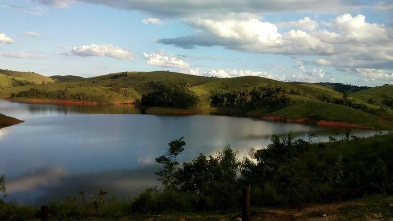 ÁREA RURAL COM 30.000 METROS  BEIRA DA REPRESA EM JAMBEIRO, S.P - JAMBEIRO - 