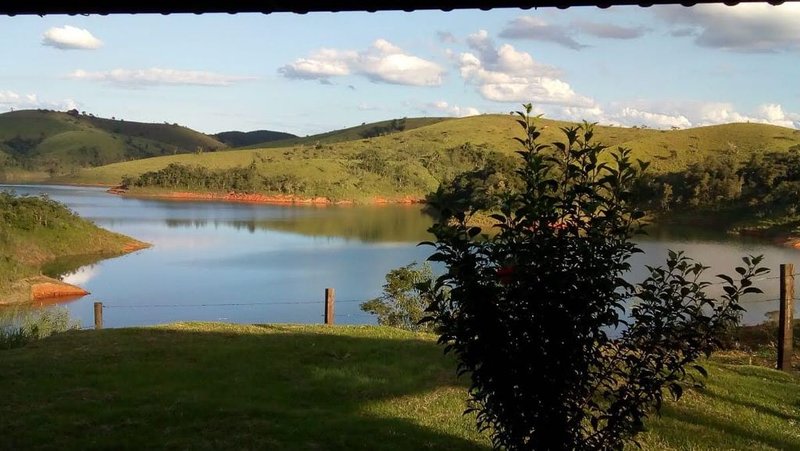 ÁREA RURAL COM 30.000 METROS  BEIRA DA REPRESA EM JAMBEIRO, S.P - JAMBEIRO - 